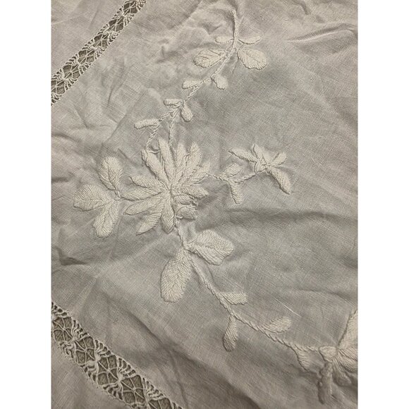 Vintage White Linen Tablecloth With Floral Embroidery & Crochet Details 48x48 In - Picture 3 of 10
